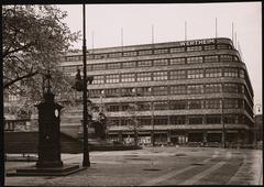 Historic photo of Warenhaus Wertheim department store in Breslau by architect Hermann Dernburg