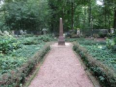 Stummsche Erbbegräbnisstätte burial site below Schloss Halberg