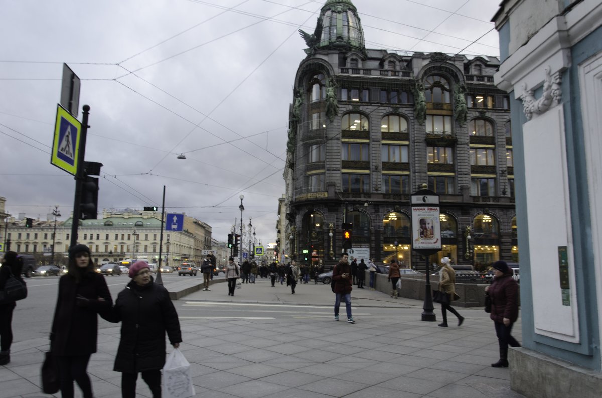 Winter scene with snow-covered streets in Saint Petersburg on December 21, 2015