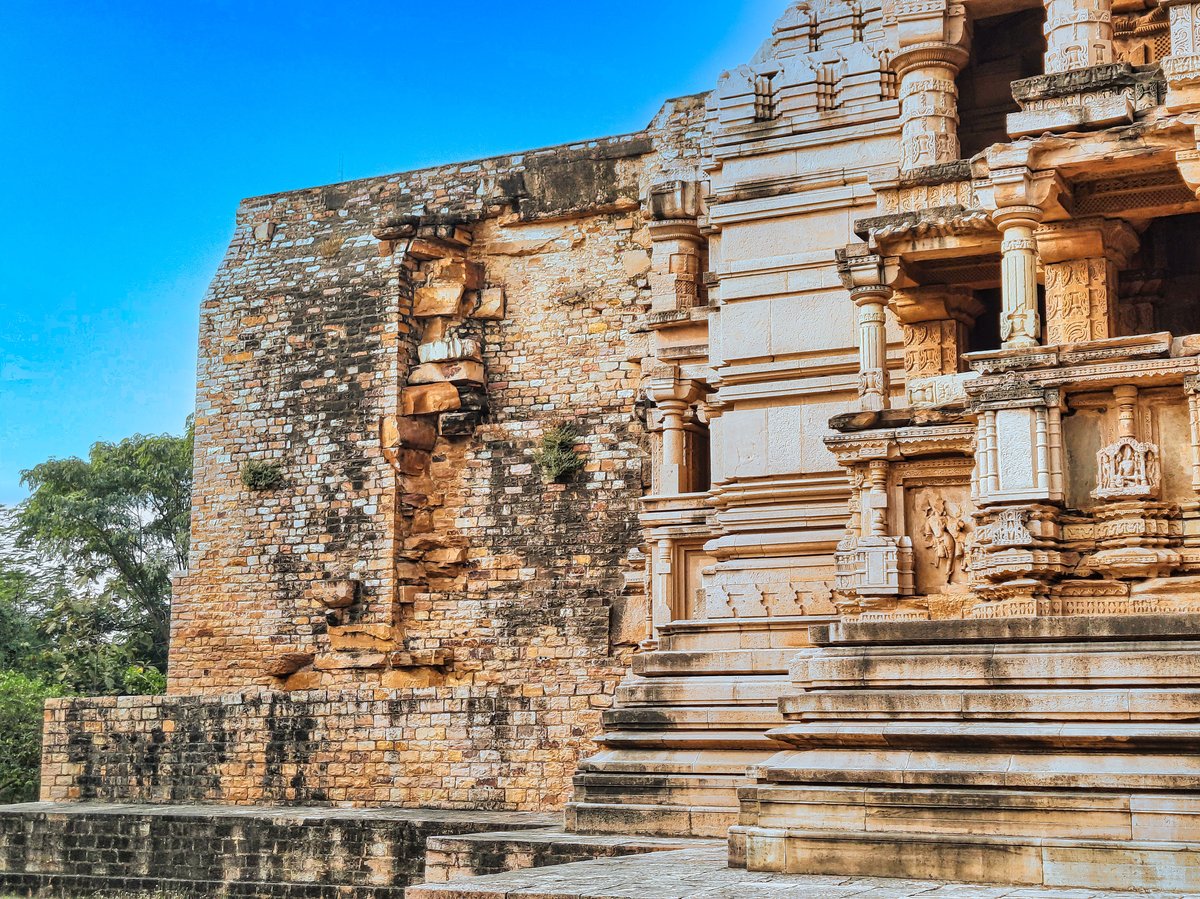 11th century Sasbahu (Sahasrabahu) twin Hindu temples with intricate carvings at Gwalior Fort, Madhya Pradesh, India