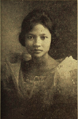 Consuelo Valdez portrait photo from 1922