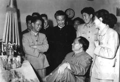 Mao Zedong visiting Jinan Pearl Spring Courtyard at Shandong Agricultural College in 1960