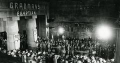 Black Pirate Premiere at Grauman's Egyptian Theatre with crowd and vintage cars