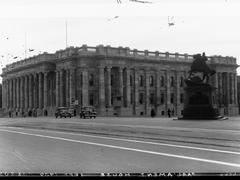 Parliament House in 1939 showing Boer War memorial and automobiles