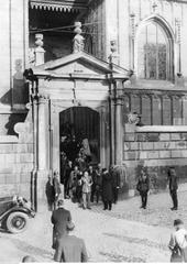 |
  St. Leonard'S Crypt