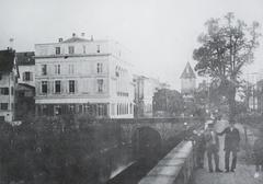 Historic view of Paradeplatz Zürich around 1855 showing Fröschengraben street, Hotel Baur en Ville on the left, Tiefenhoflinde tree on the right, and Kratzturm tower in the background