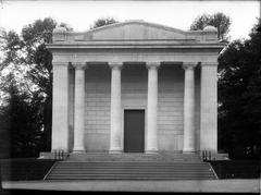 Edicule Lambeaux monument in Cinquantenaire Park, Brussels