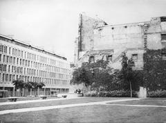 View of Cité Internationale des Arts in Paris from the gardens of Hôtel d'Aumont in 1981
