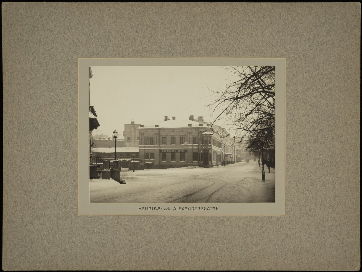 Winter view of the intersection of Mannerheimintie and Aleksanterinkatu in Helsinki towards Kolmensepänaukio, circa 1895