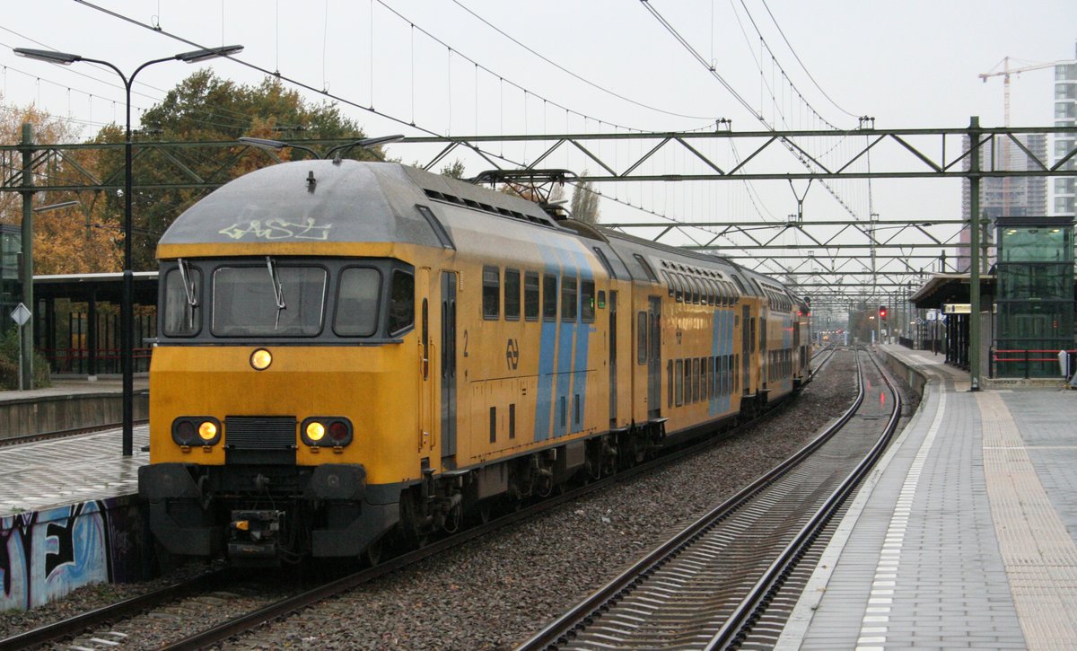DDAR train at Den Haag Laan van NOI station