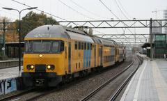 DDAR train at Den Haag Laan van NOI station