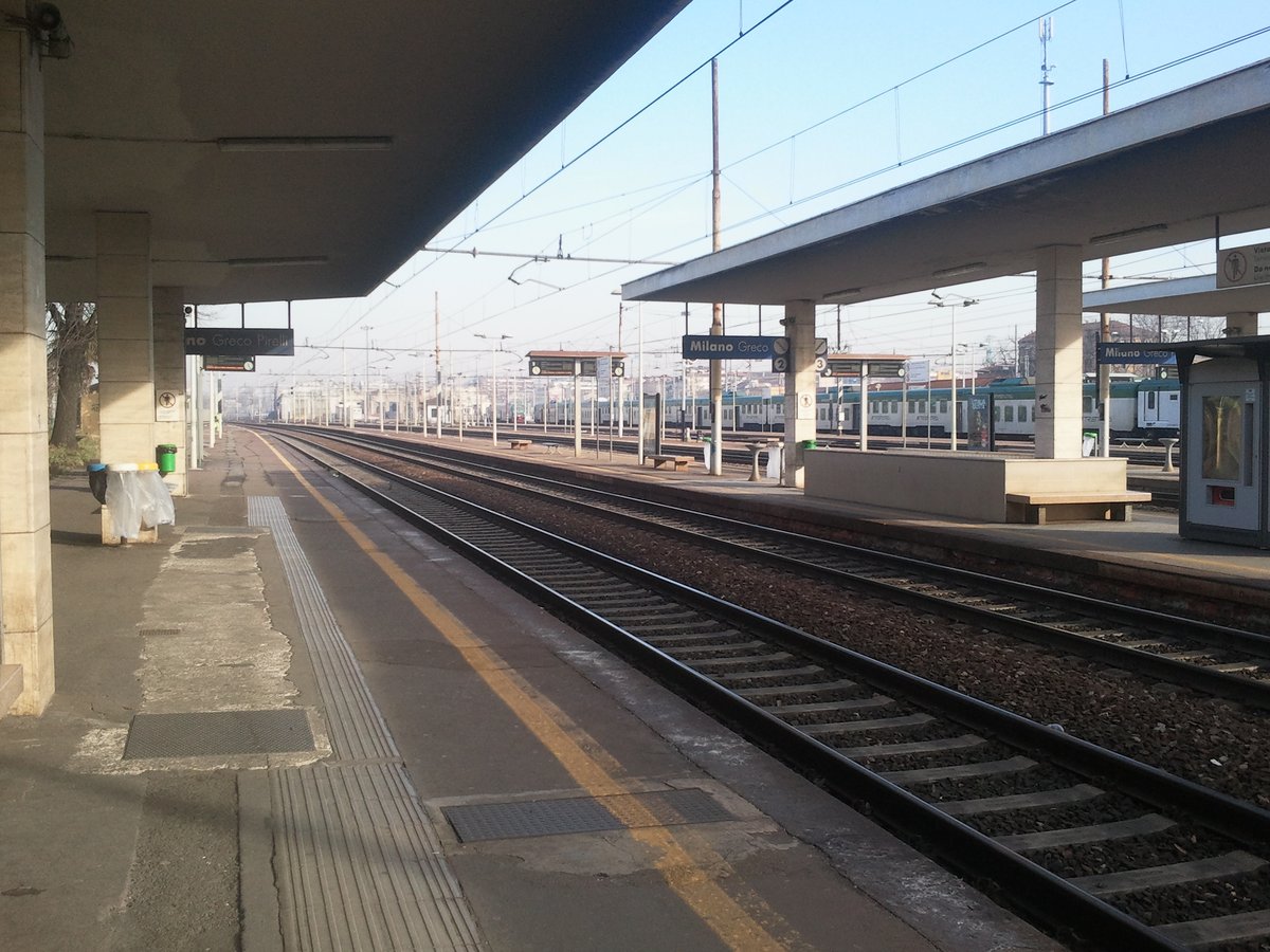 Train tracks 1 and 2 towards Monza at Milano Greco Pirelli station