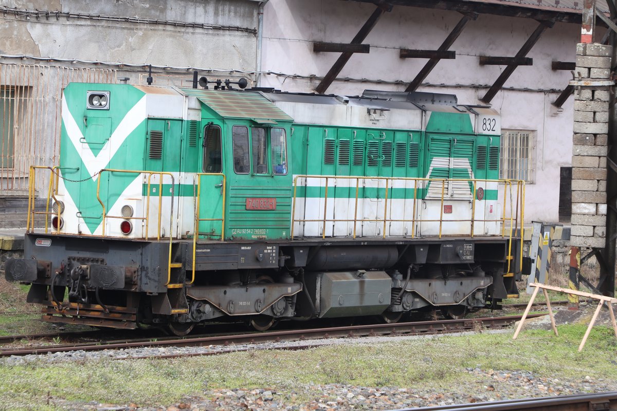 Regiojet train 740832 parked outside sidings at Praha-Smíchov station