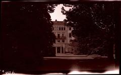 View of Baur au Lac hotel in Zurich from the adjoining park