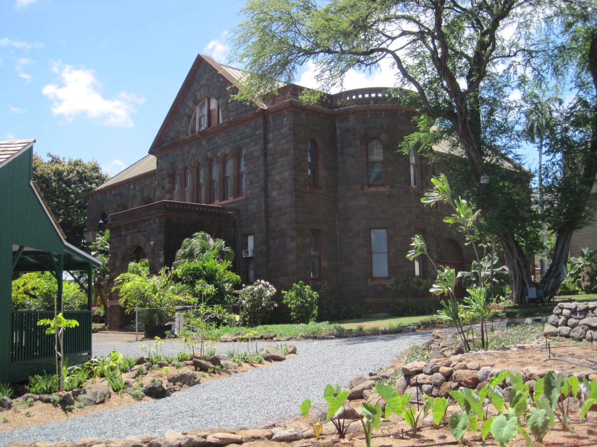 Exterior view of Bishop Hall at Bernice P. Bishop Museum in Honolulu, Hawaii