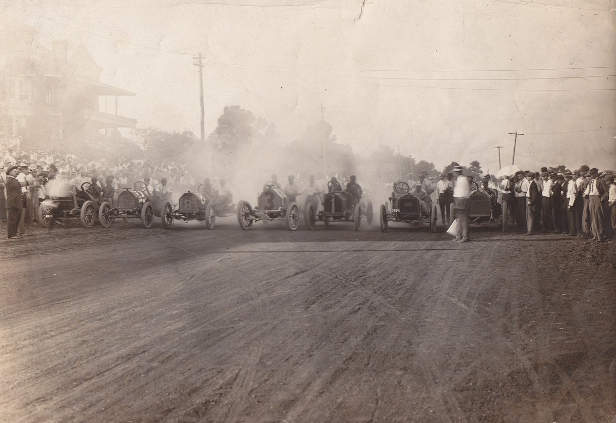 1911 horse race at Nashville state fairgrounds with Victorian home in background