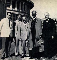 Romanian diplomat Valentin Lipatti and UNESCO Deputy Director General Malcolm Adiseshiah at Băneasa airport in Bucharest