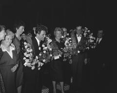 Farewell gathering of the Doorsnee Family in the Small Hall of the Concertgebouw, Amsterdam, 1958, featuring prominent Dutch cabaret artists including Lia Dorana, Sophie Stein, Hetty Blok, Wim Ibo, Annie M.G. Schmidt, Cees Laseur, Cor Lemaire, and Jo Vischer Jr.