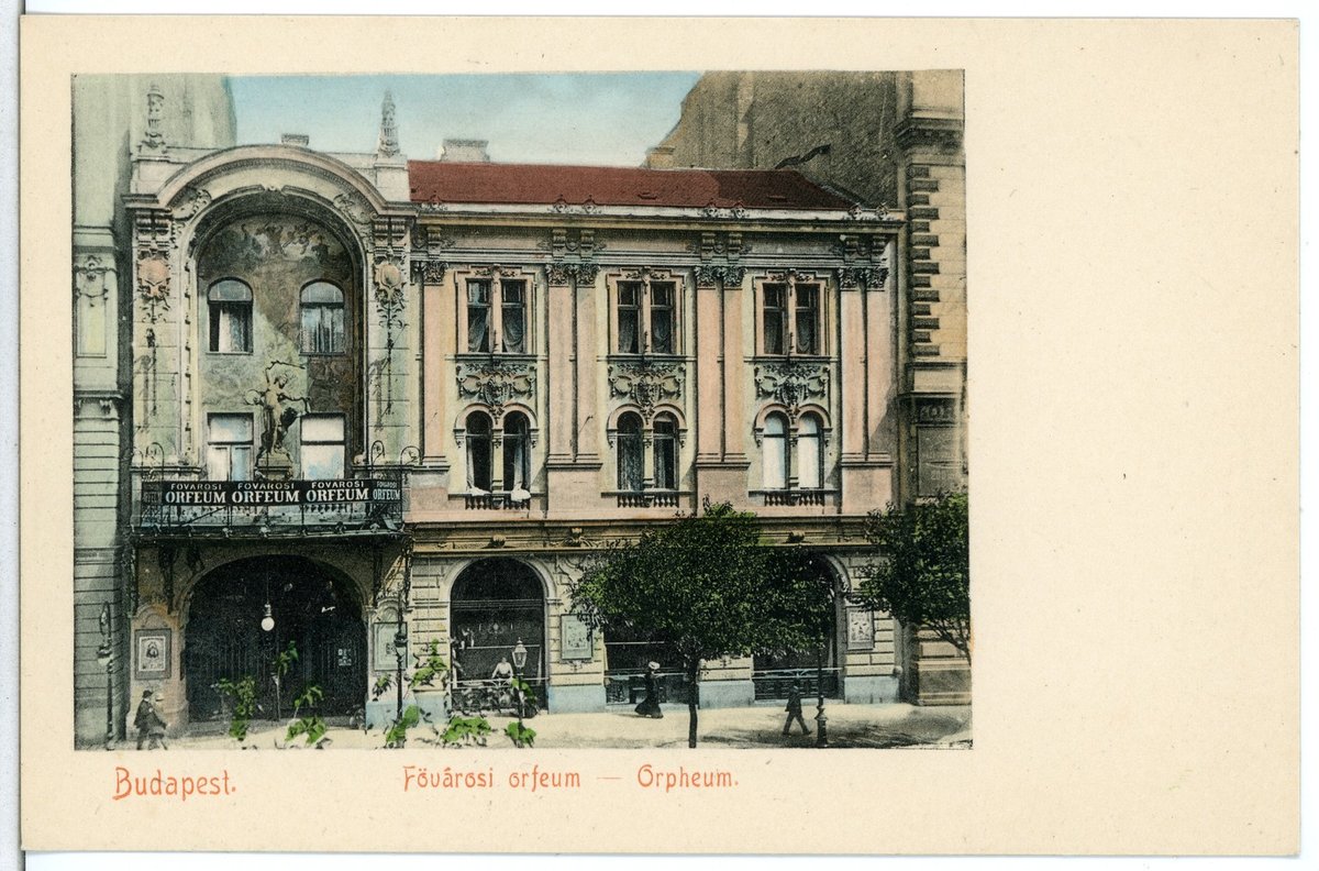 Historic photo of Orpheum theater in Budapest in 1904