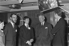 5th Congress of the Social Interacademiale on student ship Caledonia with officials Koets and Winters in conversation