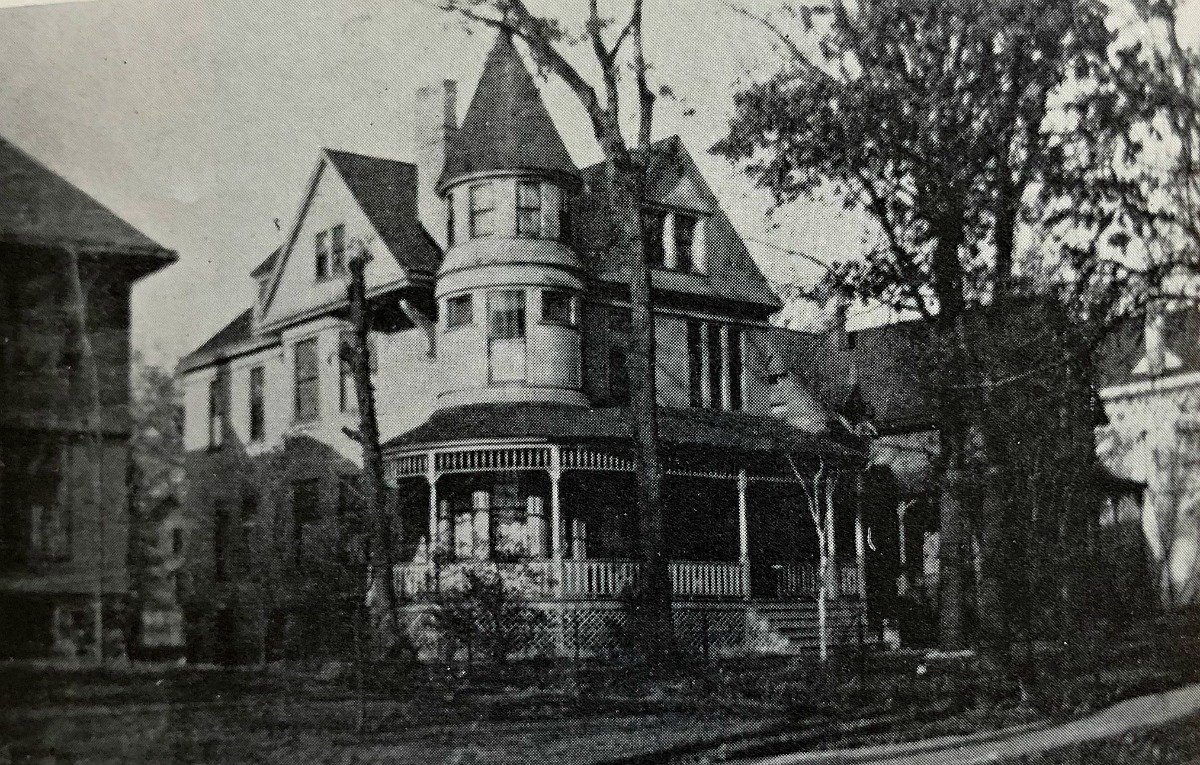 Ernest Hemingway birthplace house in Oak Park Illinois