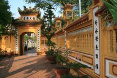 Entrance gate of Tran Quoc Pagoda with traditional Vietnamese architecture
