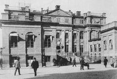 Bondeska palatset and Rådstugans fire station facade with fire lantern in 1905
