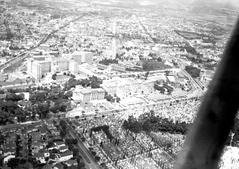 Aerial view of the city of São Paulo with dense urban buildings and green spaces