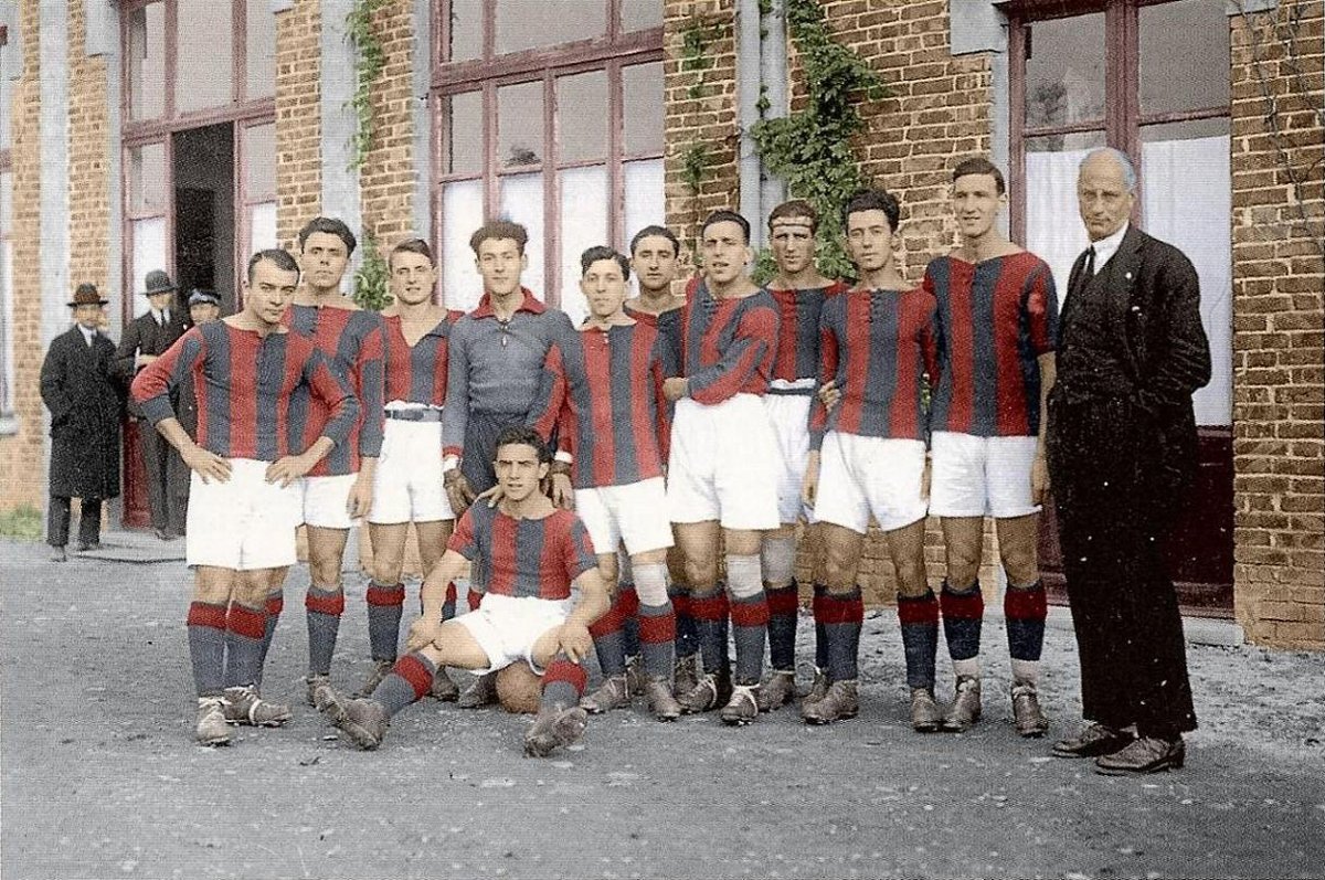 1924-25 Bologna FC football team posing outside Juventus Ground in Turin before Italian League match