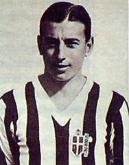Italian-Argentine footballer Raimundo Bibiani 'Mumo' Orsi in 1930s Juventus kit posing outside Campo Juventus in Turin