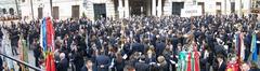 Large gathering of 800 musicians at the end of 800 Years Bands Parade