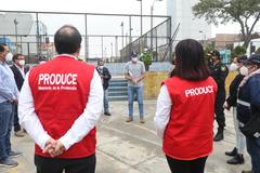 Minister Rocío Barrios visiting Gamarra and Polvos Azules commercial galleries inspecting biosecurity measures