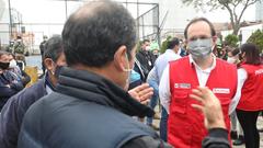 Minister of Production Rocío Barrios inspecting commercial galleries in Gamarra and Polvos Azules