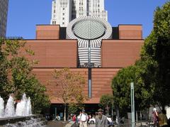 Full view of San Francisco Museum of Modern Art building