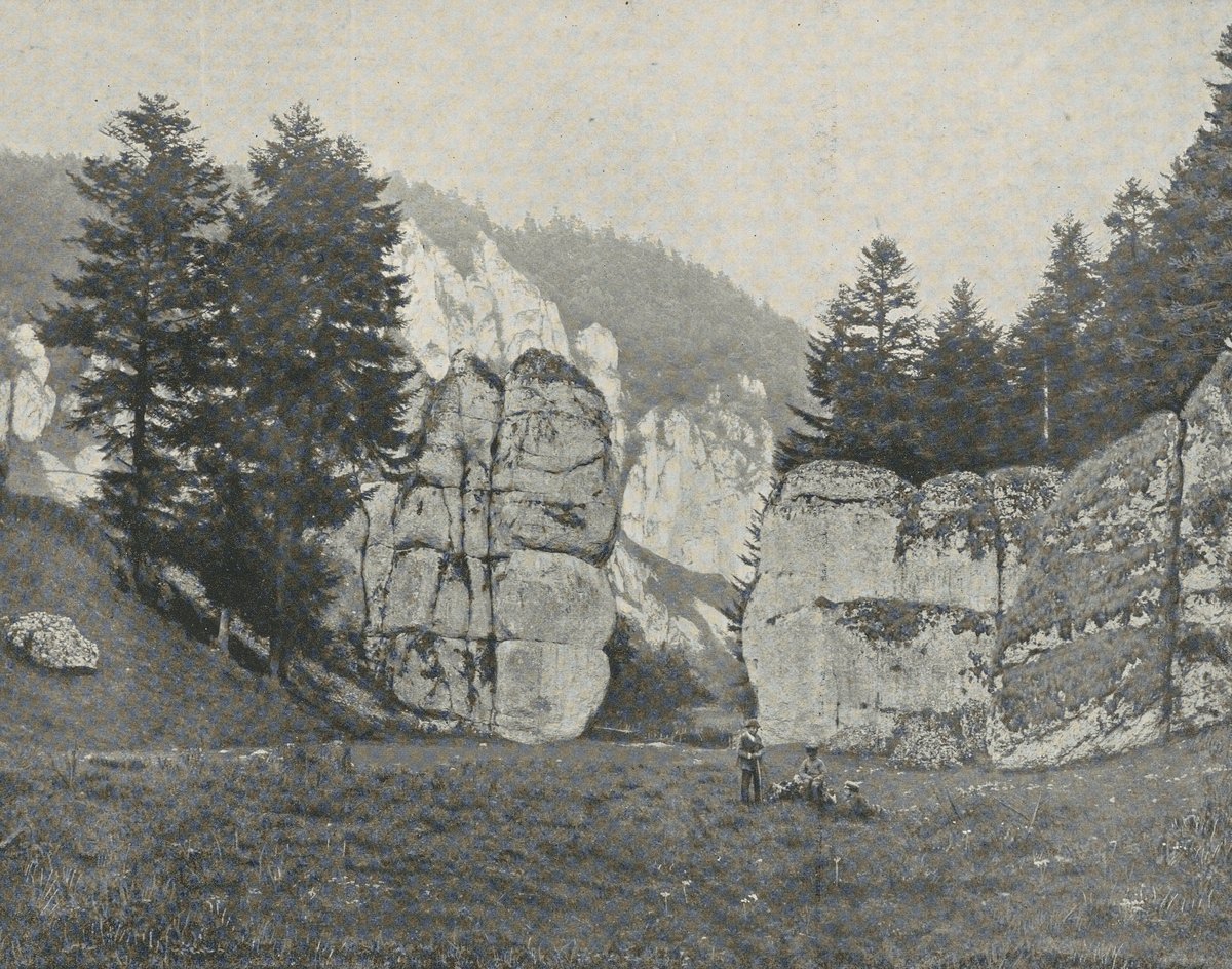 Historical photograph of Brama Krakowska in Kraków taken in 1899 showing the medieval gate structure
