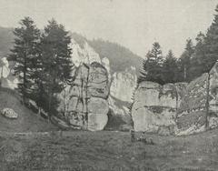 Historical photograph of Brama Krakowska in Kraków taken in 1899 showing the medieval gate structure