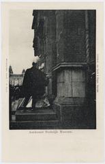 Arrival of Queen Wilhelmina and Prince Hendrik at Stedelijk Museum on their wedding day in 1901