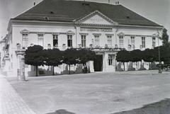 Szent György tér square with Sándor-palota palace in Budapest