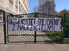 Support for teachers' strike displayed on the gate of the Faculty of Psychology at the University of Warsaw