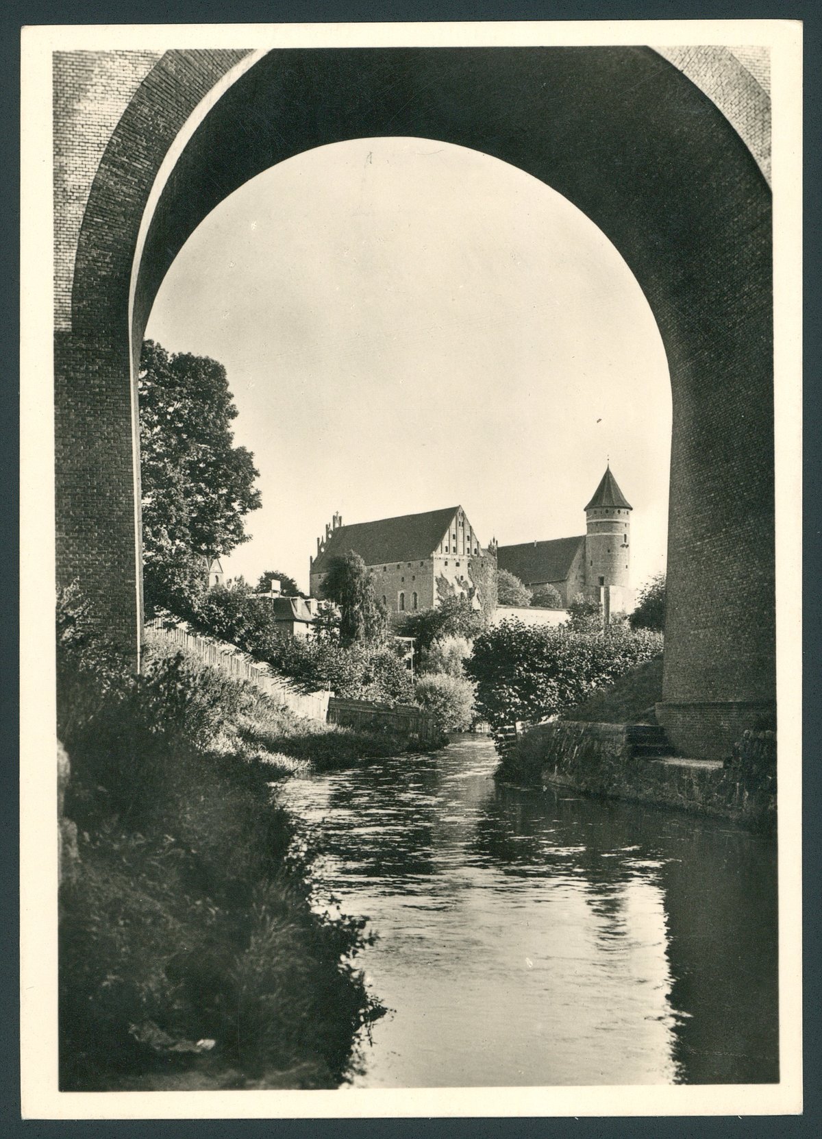 Postcard of Burg Castle in Allenstein founded by the Ermland Cathedral Chapter in 1353
