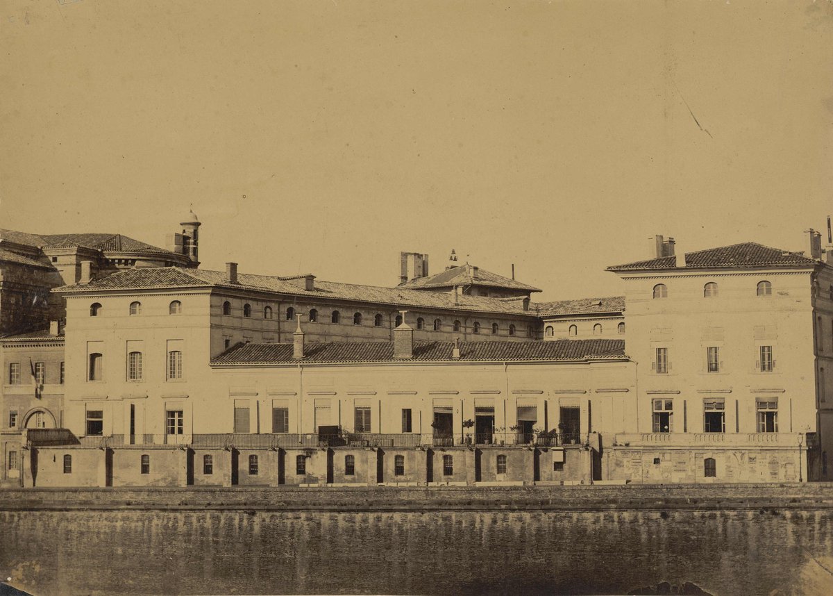 Ecole des Beaux-Arts de Toulouse former Manufacture des Tabacs building facade on Quai de la Daurade