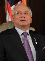 President Benigno S. Aquino III and Malaysian Prime Minister Najib Tun Razak shaking hands at Malacañan Palace in 2012