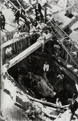 Excavation of the statue of Hercules at Palazzo Pio-Righetti in Piazza del Biscione, 1864