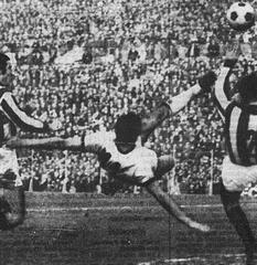 Luigi Riva bicycle kick goal for Cagliari vs Vicenza in 1970 Serie A match
