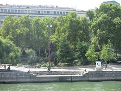 Amphitheater in jardin Tino-Rossi Paris used by dancers in the evening