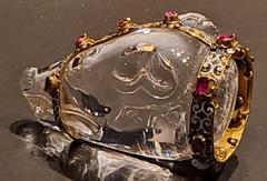 Bergkristall head of a fleas fur (Zibellino) from the 16th century with gold, enamel, and rubies