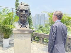 Ambassador Burns visiting the Stilwell Museum in Chongqing