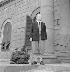 Professor Imbo standing in front of the Osservatorio Vesuviano near Naples in 1938