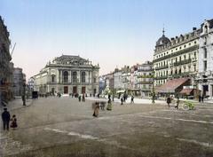 Place du Théâtre in Montpellier city center with historic buildings and outdoor cafe seating