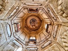 16th to 18th century Bundela Chhatris funerary monuments in Orchha, Madhya Pradesh, India showcasing a blend of Hindu and Mughal architecture along the Betwa River